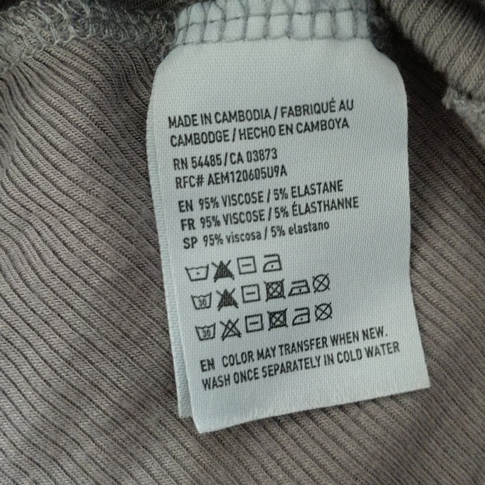 American Eagle Soft and Sexy off the shoulder top - Picture 5 of 5